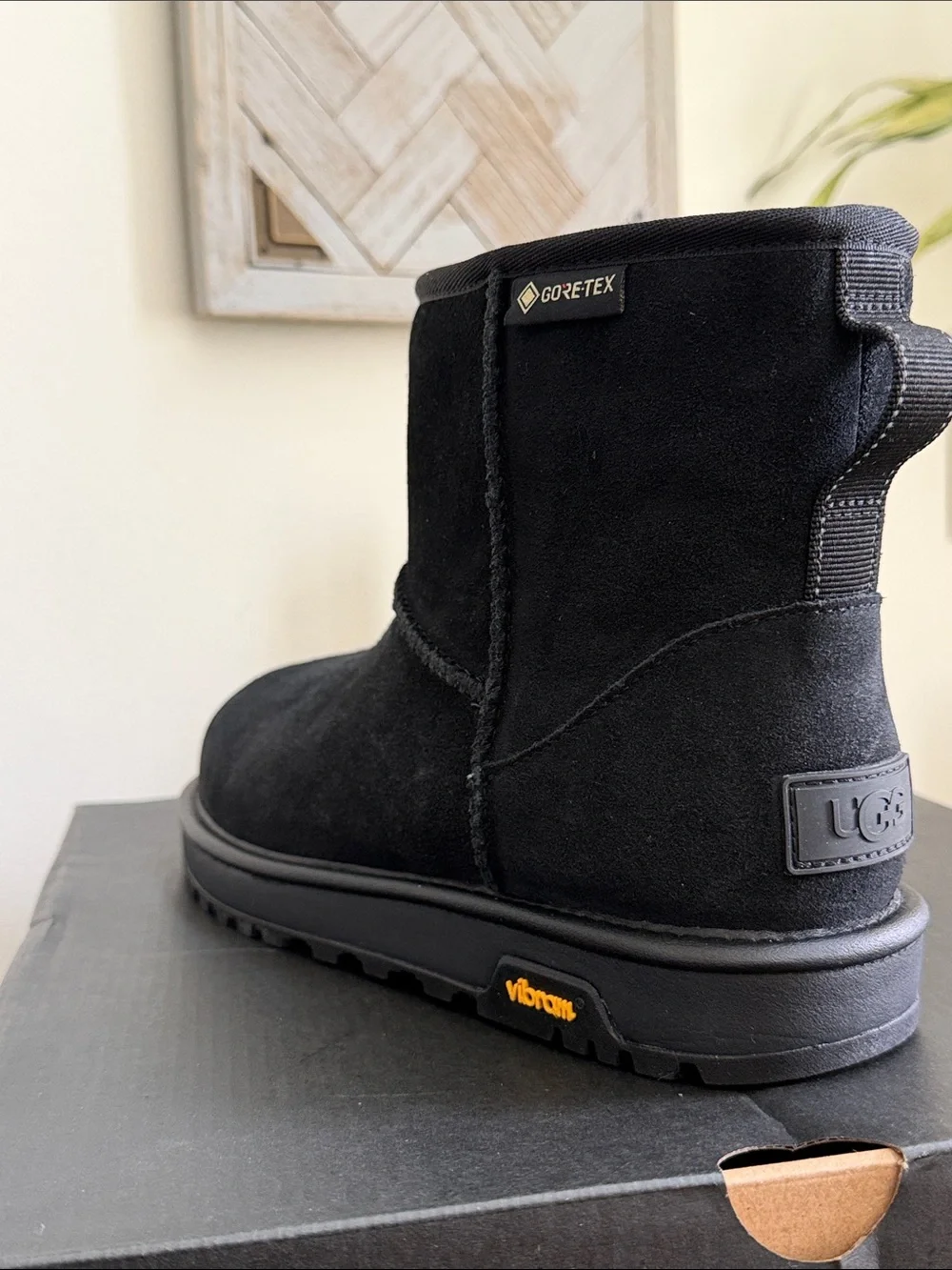 NIB UGG Classic Mini GTX Black Boot Size 7